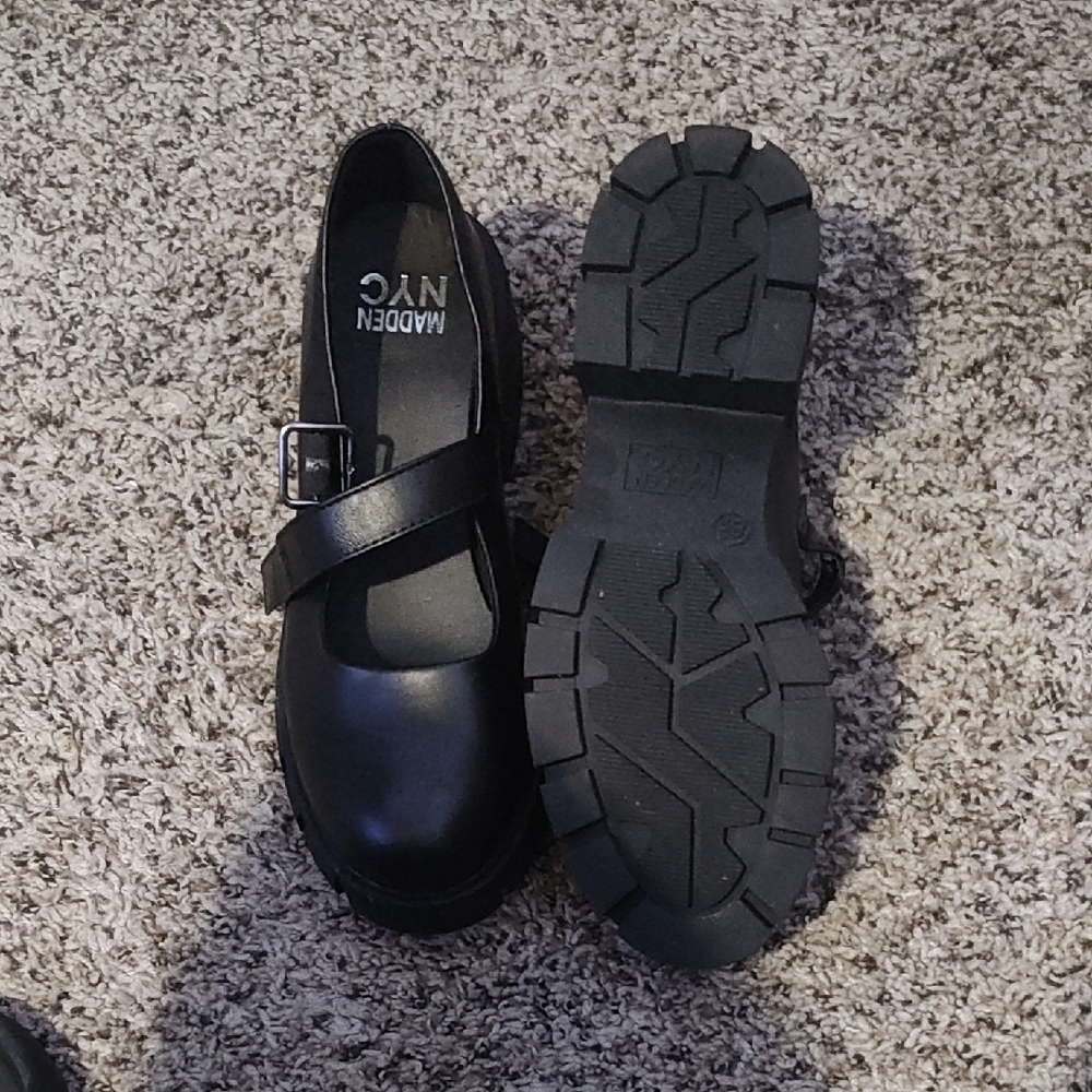 Black Mary Jane Shoes with Buckle